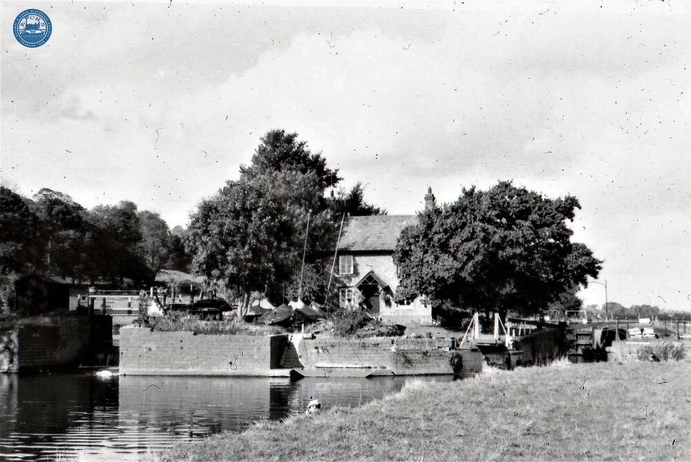 Strensham Lock. 1961