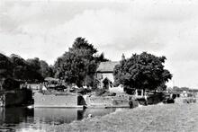 Strensham Lock. 1961