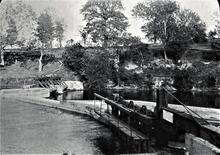 Cropthorne Flash Lock ('watergate') on Lower Avon