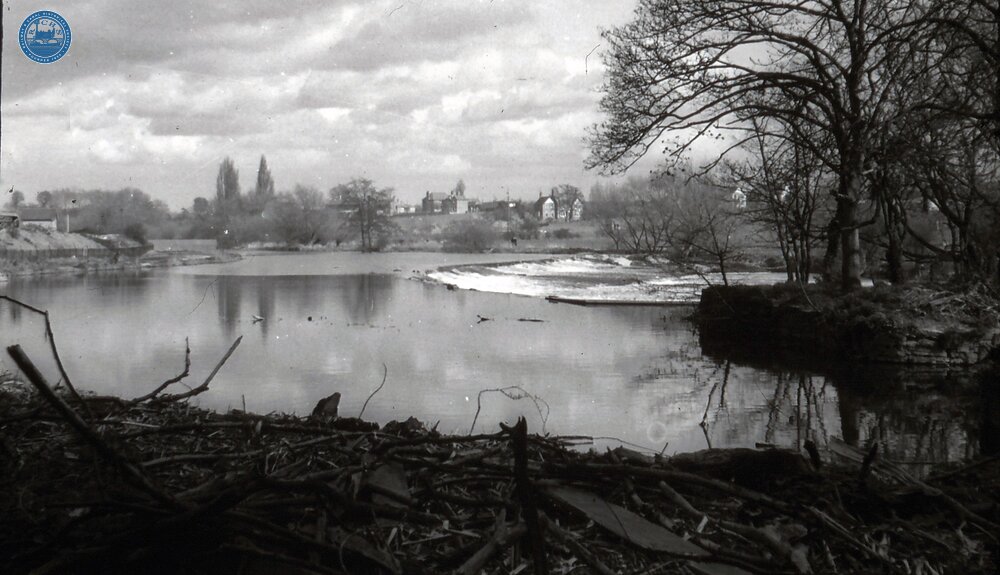 Evesham Weir. 1961