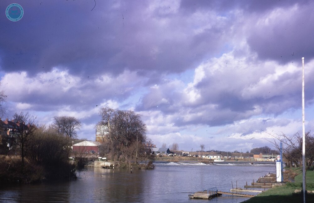 Evesham Town Lock. March 1970