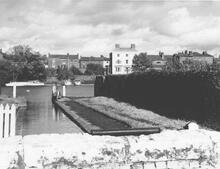 Top Narrow Lock (no. 4), with Clock Basin beyond, Stourport, 7 April 1964