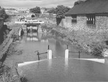 Narrow Lock 1, River Severn flooding bottom lock gates, Stourport, 7 April 1964