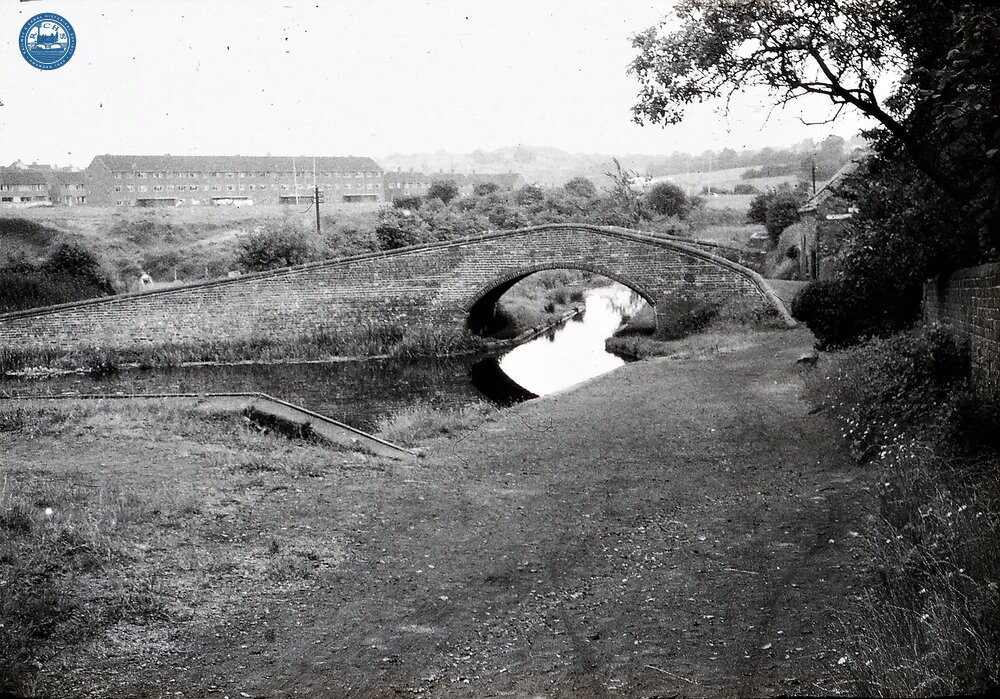 Stourbridge Canal: Wordsley Junction Bridge for town arm and canal