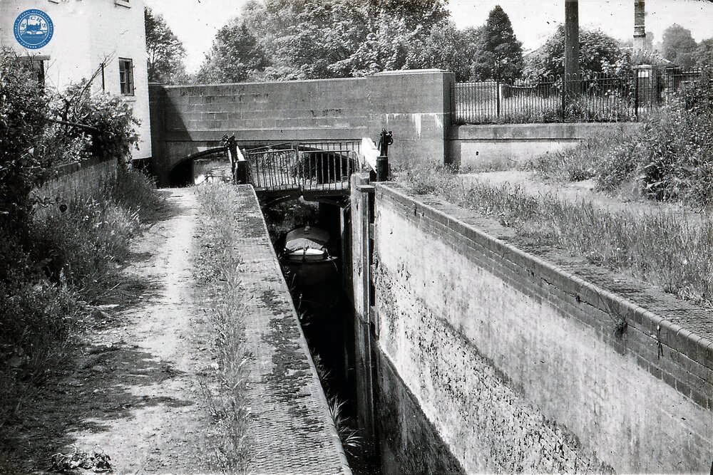 Stourbridge Canal: Lock 2 Stourton Lock Flight