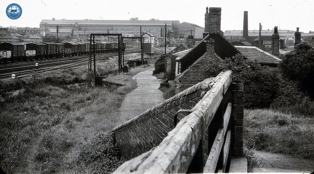 Stourbridge Canal: Bromley Stop Lock, OW & WR Sidings for transhipment between boat and rail. 