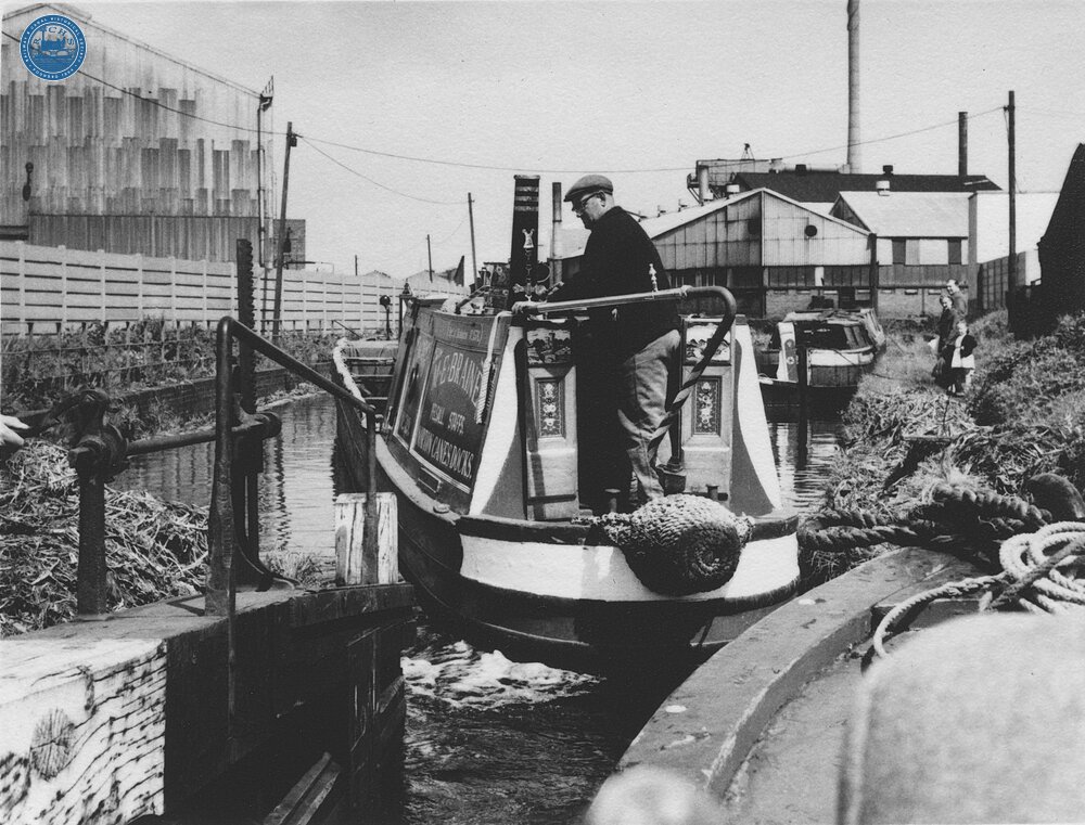 Cactus backing out Achilles at Lock 1, 29 May 1967