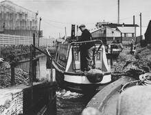 Cactus backing out Achilles at Lock 1, 29 May 1967
