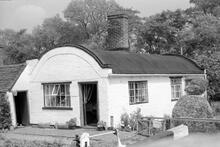 Stratford canal, Lowsonford, lock cottage
