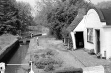 Stratford canal, Lowsonford, lock cottage