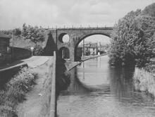 Lowesmore Railway Viaduct (10) and Roving Bridge, Worcester, 30 May 1973