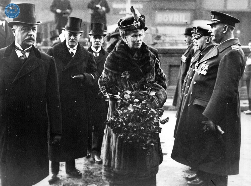 1922 - LSWR. Waterloo Station. Queen Mary meeting the staff at the opening of new station. Accompanied by Sir Herbert Walker. (Ref: 030967)
