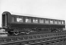 BR(E) Third Class Restaurant Car No. E1985 (Ref: 011110)