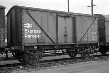012199      SPV 12 ton van No E87045 with Express Parcels branding. Worcester (OWW @ approx 120¾mp). 8 October 1975 (Ref:012199)