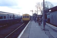 017146 BR DMU class 101, DMU for Hereford arriving. Worcester Shrub Hill 23 April 1983