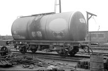 012470E 76_4_36 Woking Oil tank wagon ex Esso 56123, BRS1965 1392A