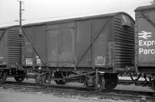 VVV 12 ton Van No. B766392. Worcester (OWW @ approx 120¾mp). 8 October 1975 (Ref: 012198)