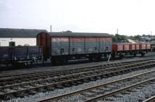 VDA 45t Vanfit wagon, 24.5T 200658 + 45t open goods wagon OCA 112330. Reading  5 September  1983 (Ref: 017194  )