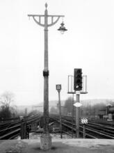 BR 4 - Aspect Colour Light Signal as installed at Purley in 1955 alongside a Southern Railway Concrete Lamppost. (VTB2 @ 13m 29ch) (Ref: 031641)