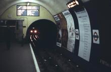 Piccadilly Line, Leicester Square station. 07 March 1984 (Ref: 221437)