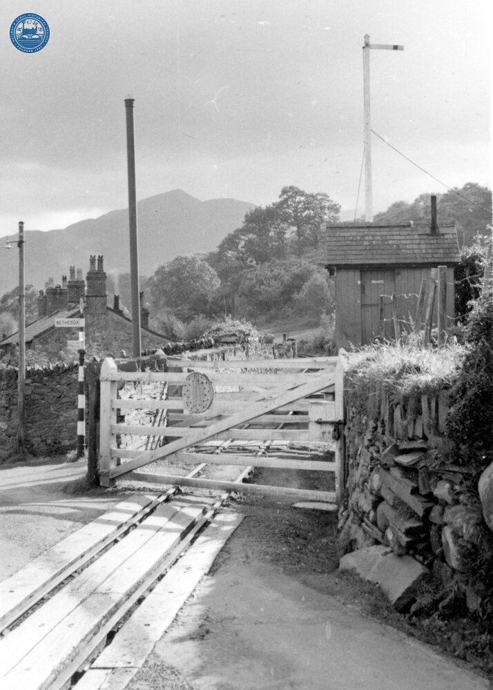 Penrhyn Quarry Railway, double crossing near Bethesda.