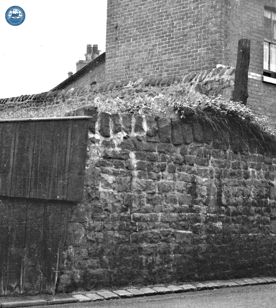 Lancaster Canal Company, Preston & Walton Summit Tramroad. Bridge abutment, Garden St., Preston. 06 June 1936. (2)