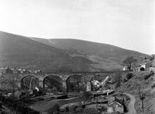 Pont-Rhyd-y-Fen aqueduct & viaduct, broad side view from West side.  April 1963