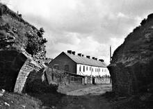 Forest of Dean Railway. Churchway Extension (15). Cinderford. Remains of old overbridge erected over the tramroad in 1827 by the Cinderford Iron Company. 12 June 1938