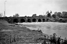 Llanfihangel Railway. Abergavenny. Usk Bridge, downstream side looking towards Abergavenny. 19 October 1976.