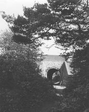 Portreath Tramroad. South-eastern face of the bridge carrying the GWR over the railway at Scorrier Station. May 1954 (25)