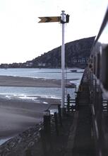 17.10 Pwllheli - Shrewsbury crossing Barmouth bridge (midpoint: DJP @ 99m 60ch). 26 May 1981 (Ref: 221428)