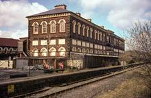 Oswestry station platform side (GNQ4 @ 18m 16ch). 20 April 1986
