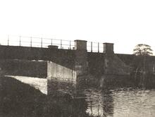 Shipton-on-Cherwell. Bridge carrying Didcot - Birmingham line over the Oxford Canal. (DCL @ 70m 21ch). 1939 (Ref: 030604)