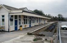 017353  Looe platform. Liskeard 25 October 1993 (MLN3 @ 264m 71ch)