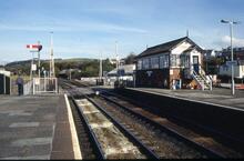 017361   Looking up direction towards signal box. Lostwithiel 25 October 1993 (MLN3 @ 277m 36ch)