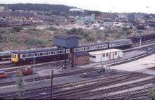 017187  BR DMU Class 117 viewed from Rainbow Hill (?B457).  Worceste Shrub Hill 2 September  1983 (OWW @ 120m 42ch)