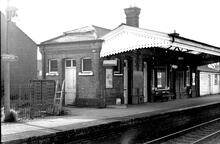 Bramley Station (BKE @ 46m 41ch) Buildings west platform. (Ref: 325224E     C8_16) 
