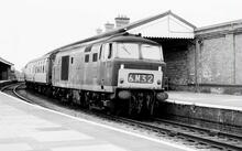 Worcester Foregate Street (ELR - WAH @ 121m 12ch). Class 35 'Hymek' locomotive D7025. 21 July 1971