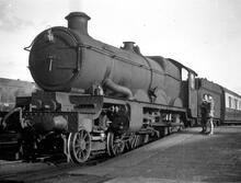 Castle class 4-6-0 No 4092 "Dunraven Castle" at Oxford. 1946