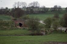 017304 MSWJR Accommodation bridge between Collingbourne Ducis and Collingbourne Kingston   Collingnbourne 24 April 1989  (AND c. 9m)