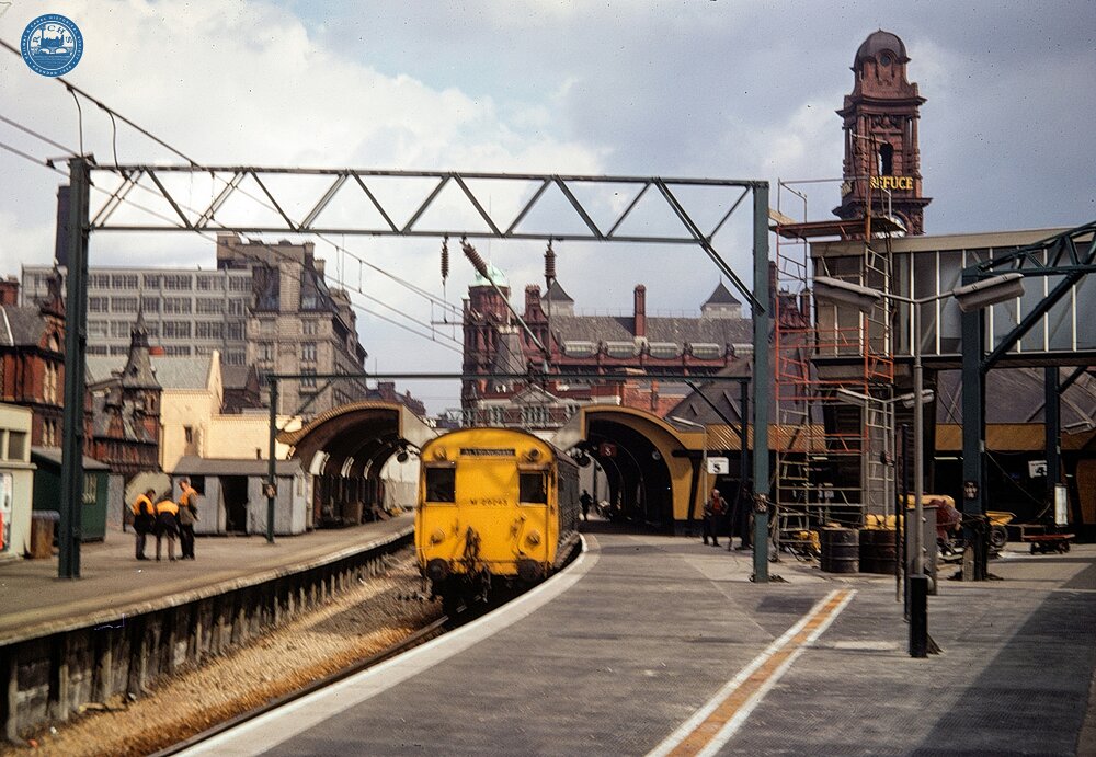 Manchester Oxford Road station (COL @ 189m 29ch). 25 April 1969