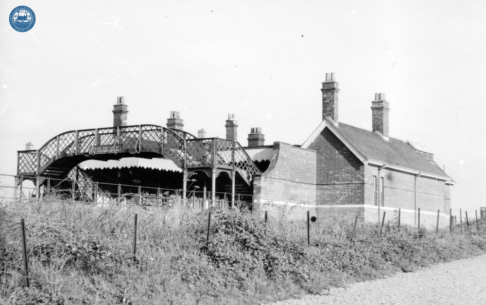 Hopton on Sea Station (YAL @ 5m 14ch) - From roadside. 7 September 1959.