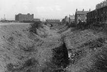 Guide Bridge. Remains of OAGBJ west to north curve from Audenshaw Jcn (GCR) to Canal Jcn. 04 April 1965