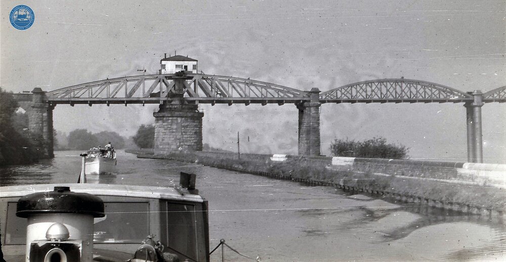 Gloucester & Sharpness Canal: Severn Bridge (SAW 4m 54ch - 5m 34ch)