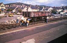 Llandudno Junction (CNH3 @ 223m 39ch). Manual wagon shunting. 04 September 1988