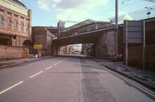 Manchester Piccadilly station (CMP2 @ 188m 70ch). Platforms 13 & 14 from Fairfield St., from the West. 29 September 1988