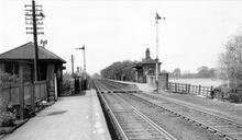Glazebury Station looking to Liverpool. (DSE @ 20m 65ch)