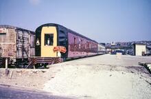 Buxton (BEJ @ 19m 09ch).  The ‘Peak Rail’ train giving rides from a small platform. 04 July 1987