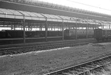012030  Rugby station (LEC1 @ 82m 40ch), London end. 8 August 1975 (Ref: 012030)