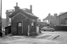 012038  Rugby Goods Yard (LEC1 @ approx 82m 50ch). Public weighbridge at entrance to Goods Yard in Wood Street. 8 August 1975 (Ref: 012038)